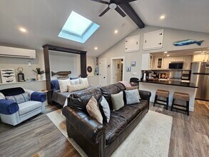 90 Edgartown Rd in Tisbury, MA - Building Photo - Building Photo