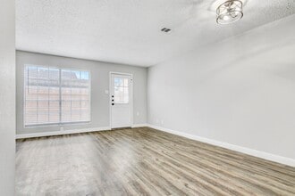 6685 Lexington Dr in Beaumont, TX - Building Photo - Building Photo