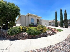 1201 Desierto Seco Dr in El Paso, TX - Building Photo - Building Photo