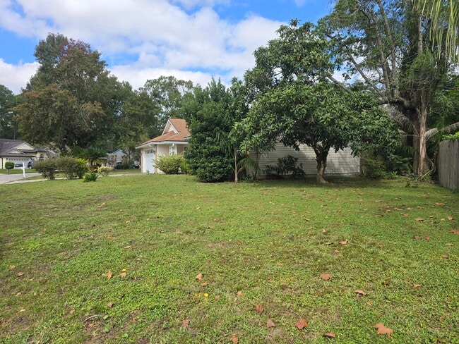 2169 Saint Martins Dr W in Jacksonville, FL - Building Photo - Building Photo