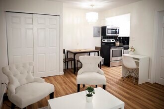 7 Arizona Terrace in Arlington, MA - Building Photo - Building Photo