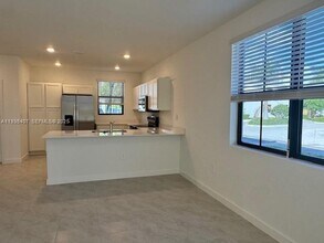 1596 NE 3rd Ave in Florida City, FL - Building Photo - Building Photo