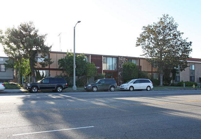 Woodman Crest in Panorama City, CA - Foto de edificio - Building Photo