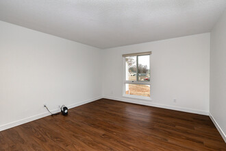 Canterbury Village in Winfield, KS - Building Photo - Interior Photo