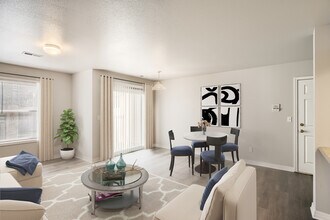 West Hill Apartments in Pueblo, CO - Foto de edificio - Building Photo