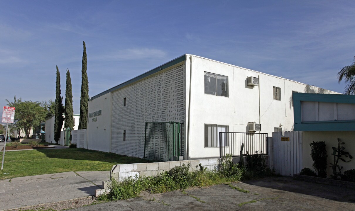 Rose Garden Apartments in San Bernardino, CA - Foto de edificio