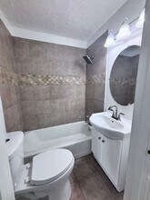 4406 S 38th St in Omaha, NE - Foto de edificio - Building Photo