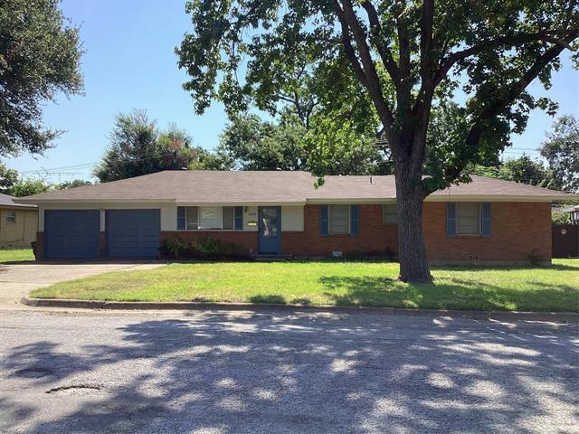 2020 Robinwood Dr in Fort Worth, TX - Building Photo