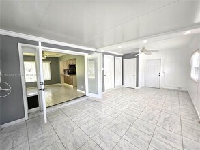 1040 NW 73rd Terrace in Margate, FL - Building Photo - Building Photo