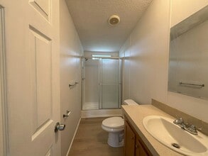 19237 Cedar Crest Ct in North Fort Myers, FL - Building Photo - Building Photo