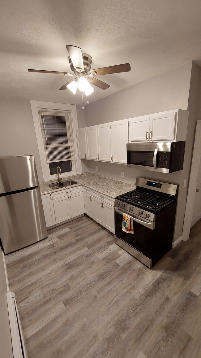 685 Armistice Blvd in Pawtucket, RI - Building Photo - Building Photo