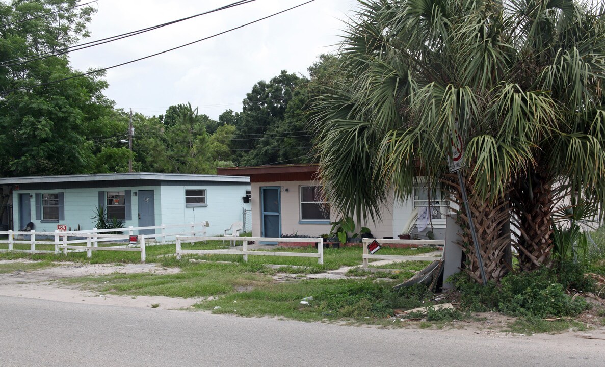 J E Drevas Duplexes in Tampa, FL - Building Photo