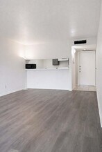 3035 Walnut Bend Ln in Houston, TX - Building Photo - Building Photo