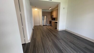 10840 NW 79th St, Unit A9 in Miami, FL - Building Photo - Building Photo