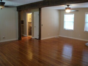 3962 Chamblee Dunwoody Rd in Atlanta, GA - Building Photo - Building Photo