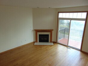 15871 Foliage Ave in Apple Valley, MN - Building Photo - Building Photo