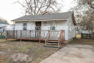 2144 N Garrison Pl in Tulsa, OK - Building Photo - Building Photo