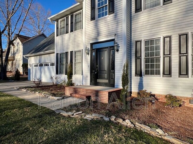 29 Whispering Oak Ct in Fletcher, NC - Building Photo - Building Photo