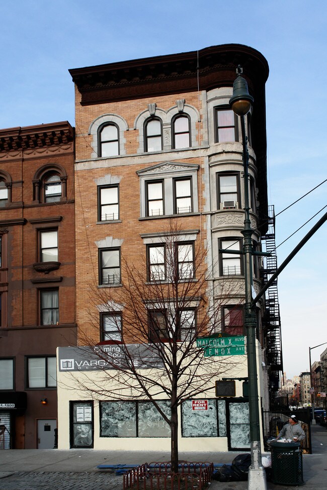 100 W 113th St in New York, NY - Building Photo - Building Photo