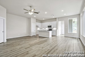 7911 Needle Crk in San Antonio, TX - Building Photo - Building Photo