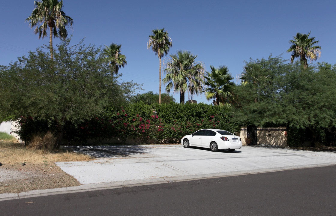 520 Chuckwalla Rd in Palm Springs, CA - Building Photo