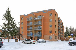 3289 King St E in Kitchener, ON - Building Photo