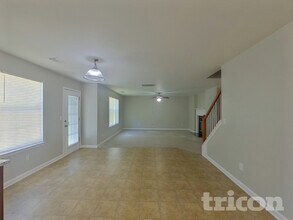 6601 Pamplona Pl in Atlanta, GA - Foto de edificio - Building Photo