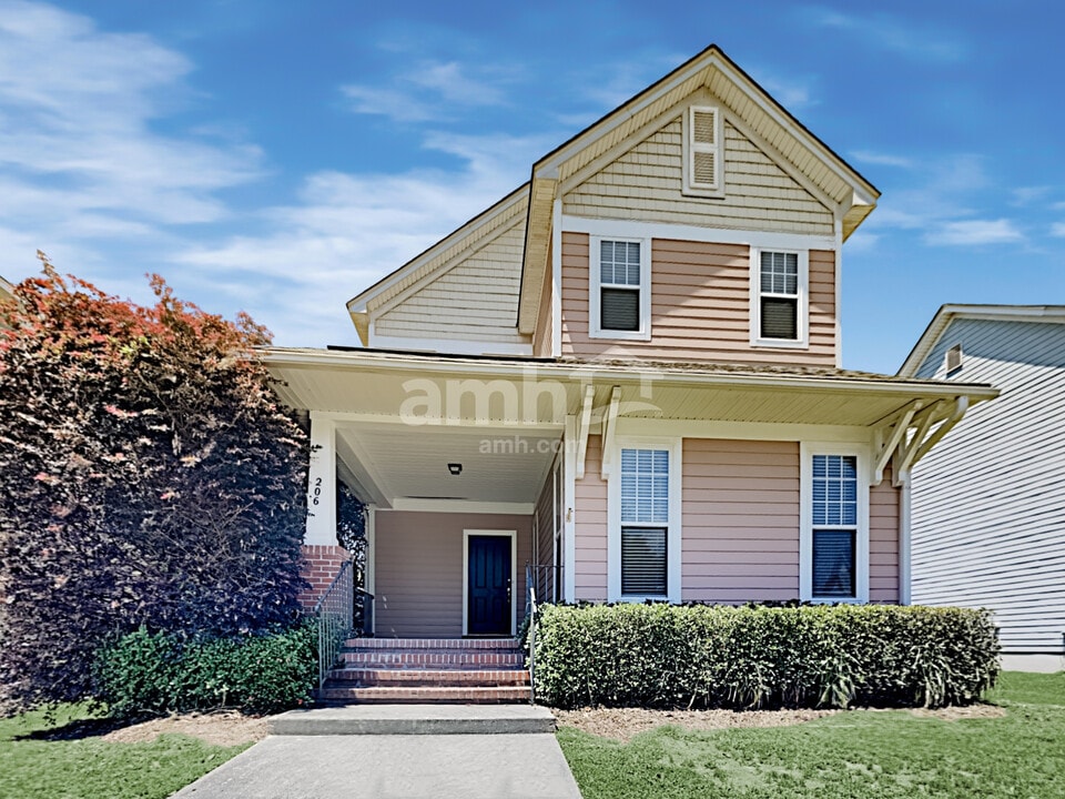206 Hydrangea St in Summerville, SC - Building Photo