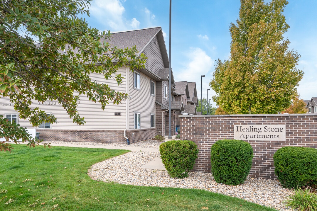 Healing Stone Court Apartments in Normal, IL - Building Photo