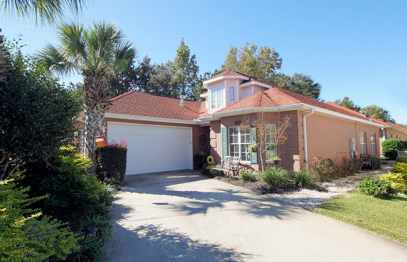 4276 Sicily Cove in Niceville, FL - Building Photo
