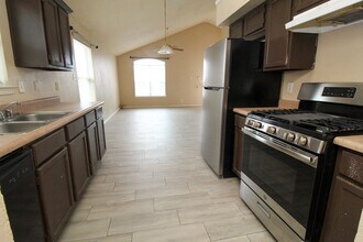 10212 Valle del Mar Dr in Socorro, TX - Building Photo - Building Photo