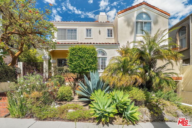 property at 1121 21st St
