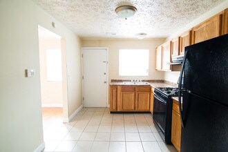 Drake Street Garden Homes in Indianapolis, IN - Building Photo - Building Photo