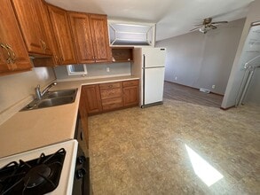 17 Hillside Dr in Treynor, IA - Building Photo - Building Photo