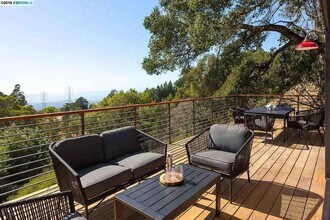 6285 Skyline Blvd in Oakland, CA - Building Photo - Building Photo