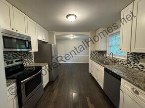 2111 Burgandy Dr in Charlotte, NC - Building Photo - Building Photo