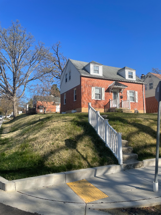 3700 Cedar Dr in Baltimore, MD - Foto de edificio