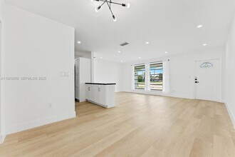 2610 NW 83rd Ave in Sunrise, FL - Building Photo - Building Photo