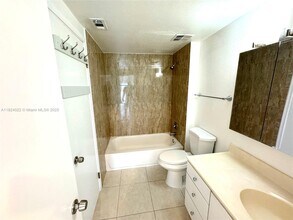 7900 Camino Cir in Coral Gables, FL - Building Photo - Building Photo