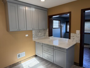2427 N Erie St in River Grove, IL - Building Photo - Building Photo