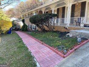 2317 Crestcliff Dr in Tucker, GA - Building Photo - Building Photo