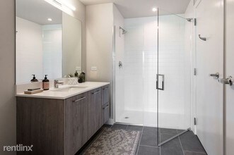 1743 N Leavitt St-Unit -#304 in Chicago, IL - Building Photo - Building Photo