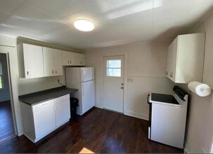 127 Perry St in Farmington, CT - Building Photo - Building Photo