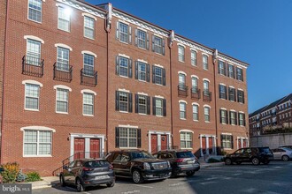 705 Captains Way in Philadelphia, PA - Building Photo - Building Photo