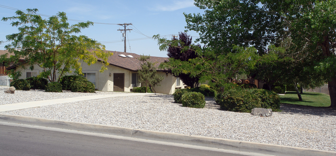 16073 Muni Rd in Apple Valley, CA - Building Photo