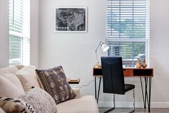 1214 Hays St in San Antonio, TX - Building Photo - Building Photo