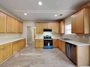 4337 Savannah Ln in Atlanta, GA - Foto de edificio - Building Photo