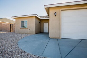 423 Thomas St in Ridgecrest, CA - Building Photo - Building Photo