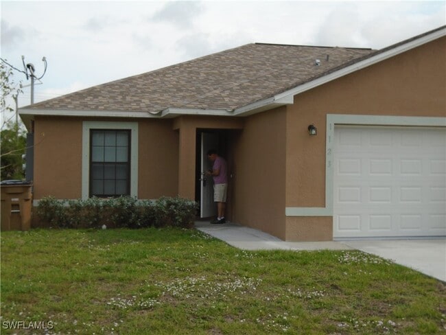 1125 SW 8th Pl in Cape Coral, FL - Building Photo - Building Photo