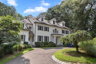 134 Valley Rd in New Canaan, CT - Building Photo